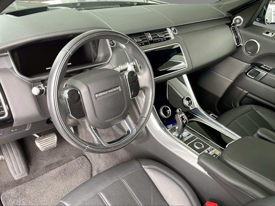 Vehicle image 4 Vehicle image 4