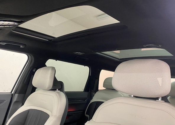 Vehicle image 9 Vehicle image 9