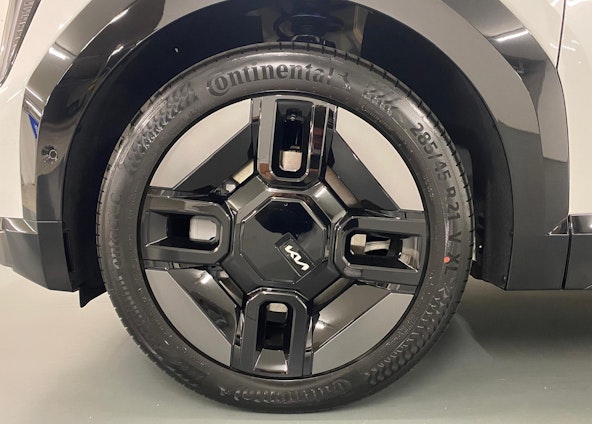 Vehicle image 3 Vehicle image 3