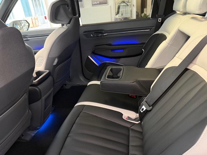 Vehicle image KIA EV9