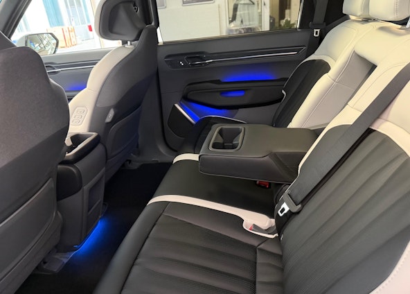 Vehicle image 7 Vehicle image 7