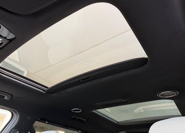 Vehicle image 13 Vehicle image 13