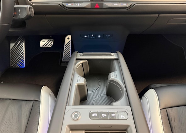 Vehicle image 12 Vehicle image 12