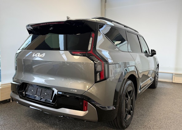 Vehicle image 4 Vehicle image 4