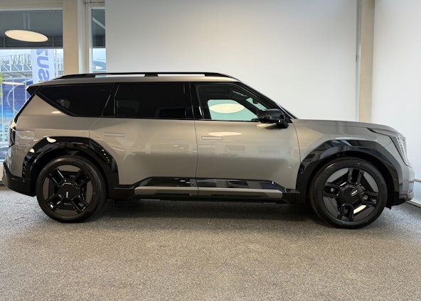 Vehicle image 3 Vehicle image 3