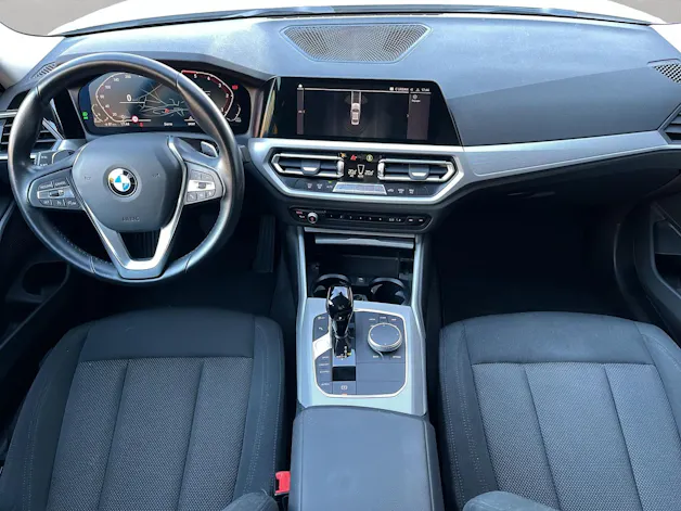 BMW 330d xDrive 48V Steptronic