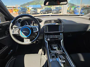 Jaguar XE 20d R-Sport Automat