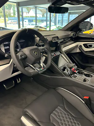 Lamborghini Urus S E-Gear