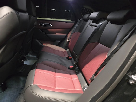 Vehicle image 4 Vehicle image 4