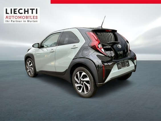 Vehicle image 9 Vehicle image 9