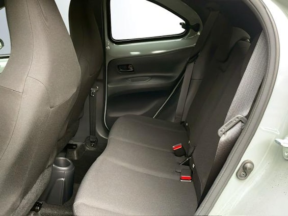 Vehicle image 6 Vehicle image 6