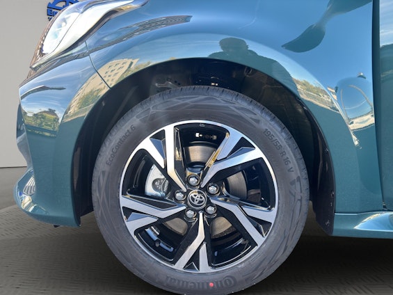 Vehicle image 9 Vehicle image 9