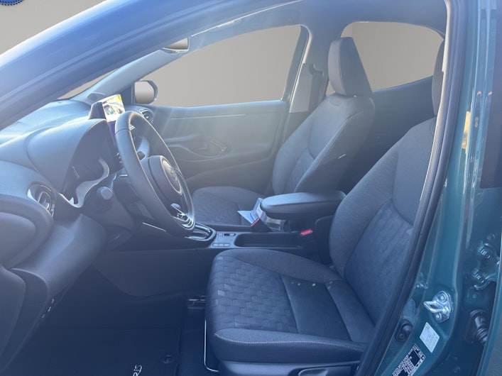 Vehicle image TOYOTA YARIS