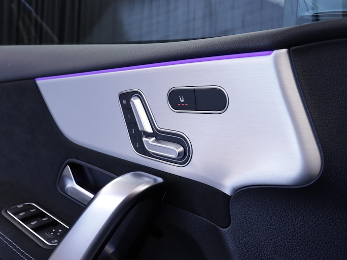 Vehicle image MERCEDES-BENZ A 200