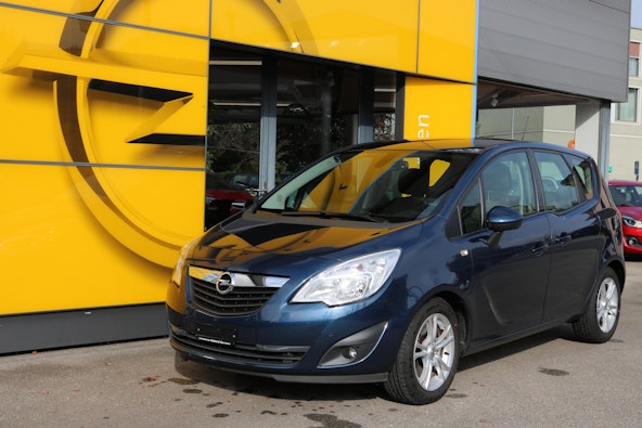 First vehicle image