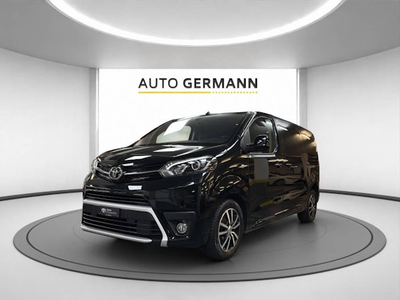 First vehicle image