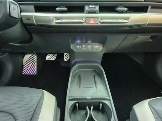 Vehicle image 8 Vehicle image 8