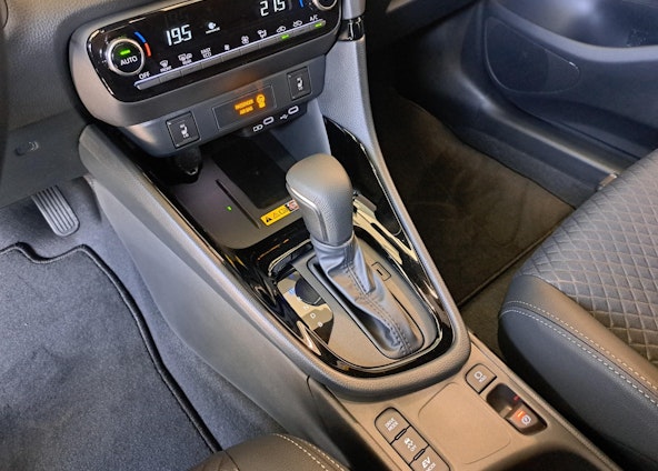 Vehicle image 6 Vehicle image 6