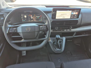 https://vehicle.imgix.net/4000290/82b1b2b0-b733-4d16-8992-6e153307cad6.jpg