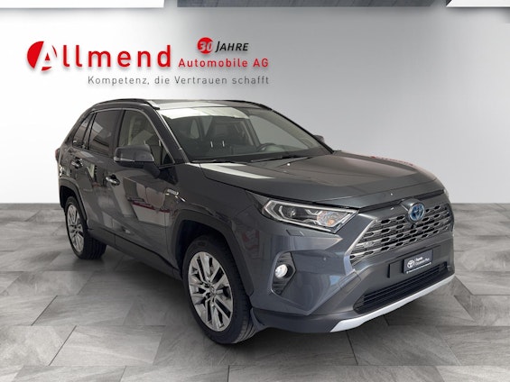 First vehicle image