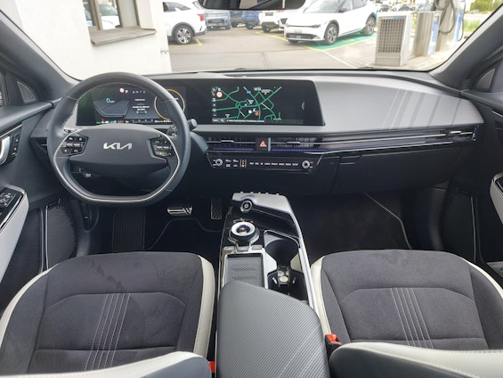 Vehicle image 27 Vehicle image 27