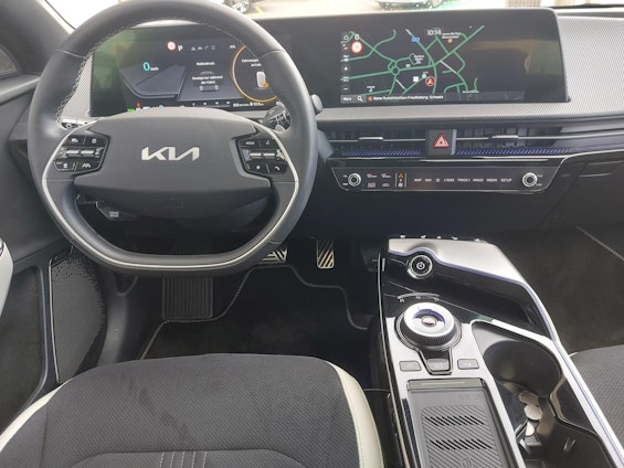 Vehicle image 28