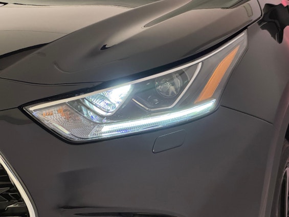 Vehicle image 21
