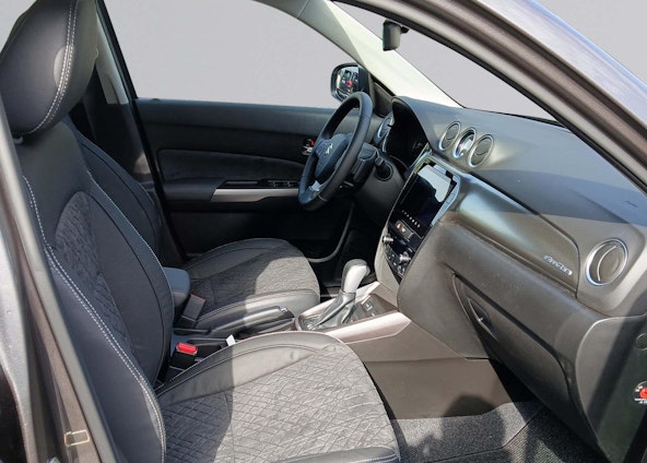 Vehicle image 13 Vehicle image 13