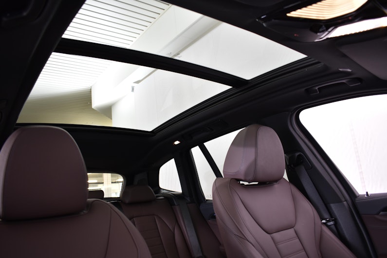 Vehicle image BMW iX3