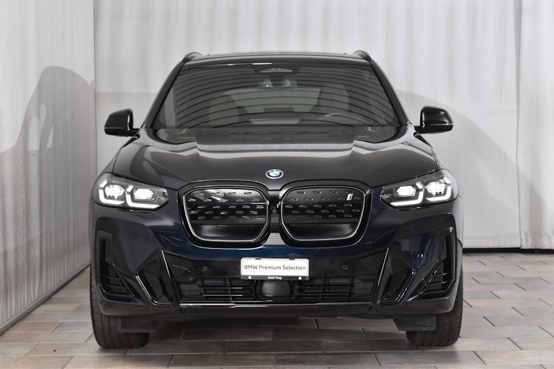 Vehicle image BMW iX3