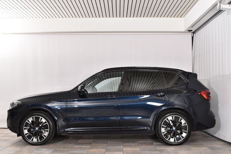 Vehicle image BMW iX3
