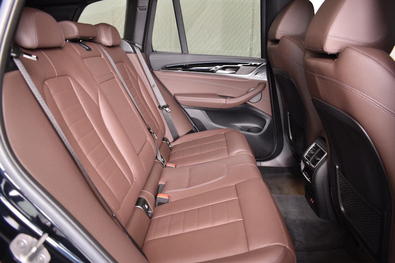 Vehicle image BMW iX3