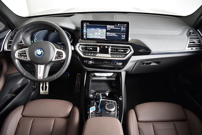 Vehicle image BMW iX3