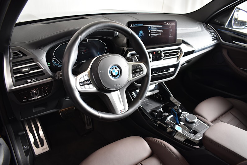 Vehicle image BMW iX3