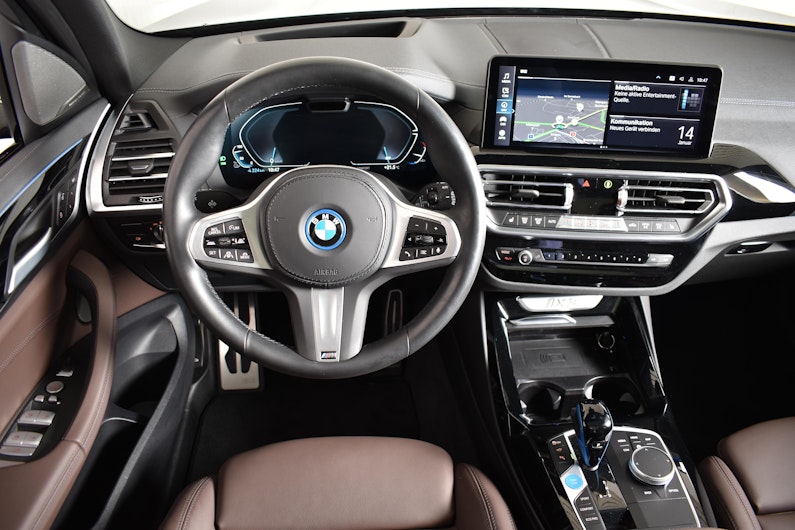 Vehicle image BMW iX3