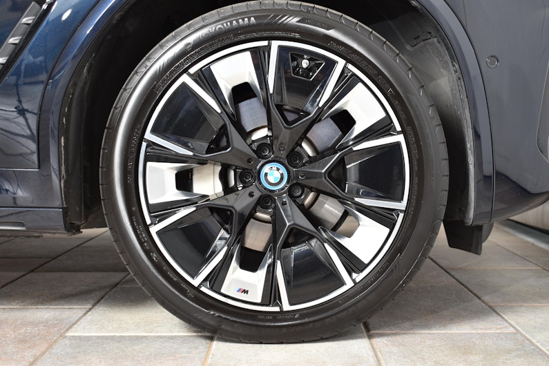 Vehicle image BMW iX3