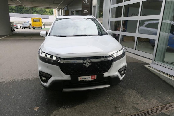 First vehicle image