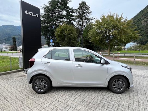 Vehicle image 2 Vehicle image 2