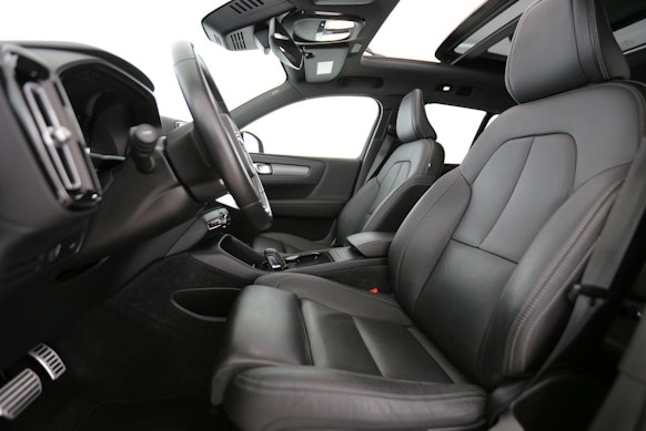 VOLVO XC40 P8 Twin R-Design AWD 2