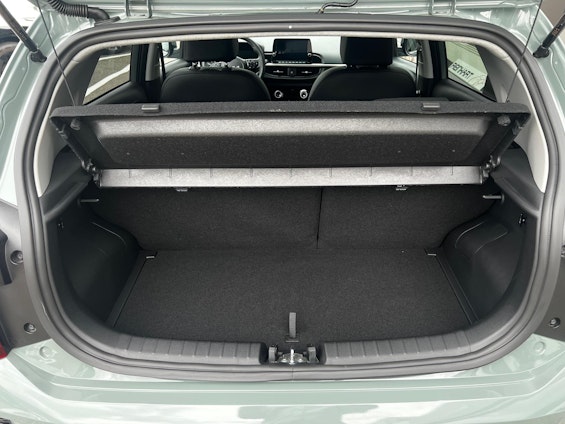 Vehicle image 6 Vehicle image 6