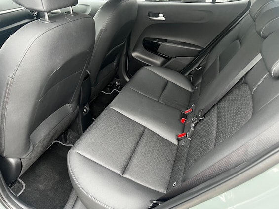 Vehicle image 5 Vehicle image 5