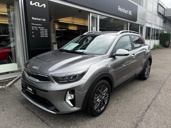 First vehicle image