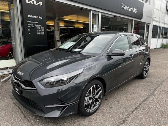 First vehicle image
