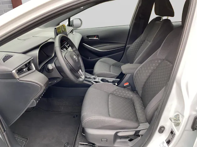 Toyota Corolla Touring Sports 1.8 HSD Comfort inkl. Gratisservice 4 Jahre / 60000 Km ab 1. IV