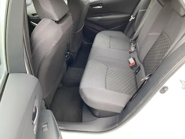 Toyota Corolla Touring Sports 1.8 HSD Comfort inkl. Gratisservice 4 Jahre / 60000 Km ab 1. IV
