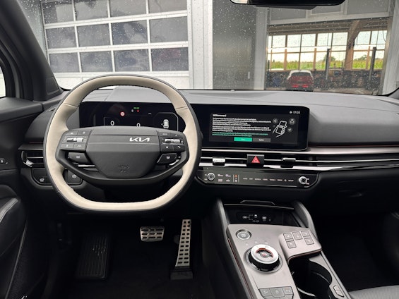 Vehicle image 3 Vehicle image 3