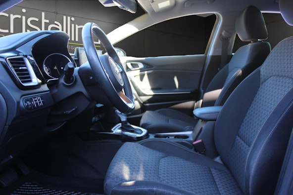 Vehicle image 6 Vehicle image 6