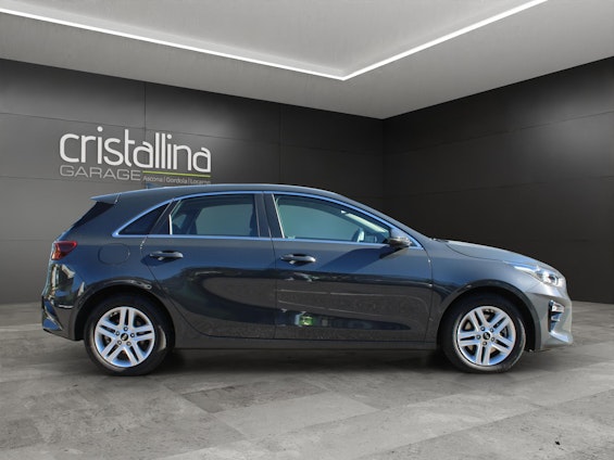 Vehicle image 4 Vehicle image 4