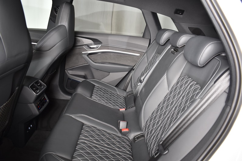 Vehicle image AUDI e-tron