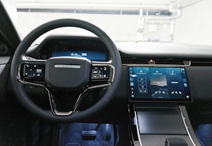 Vehicle image LAND ROVER Range Rover Evoque 1.5 T 270e S  / 4 Roues d'hiver inclues